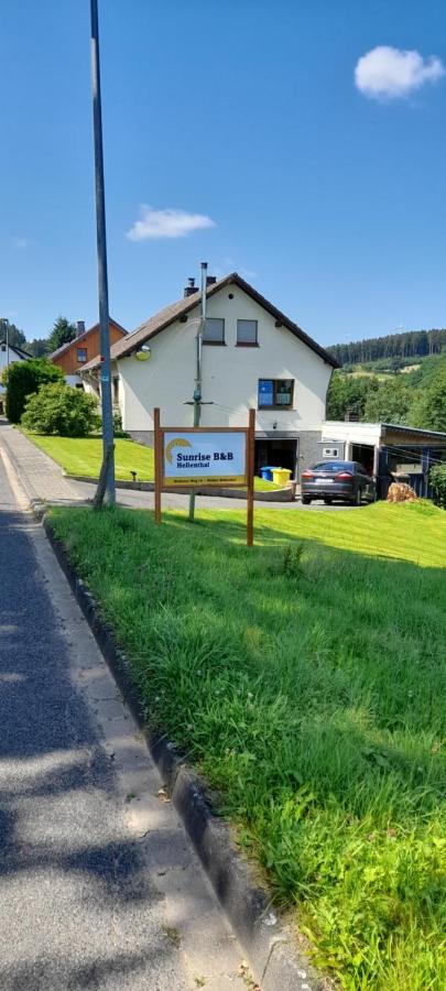 Sunrise B&B Hellenthal Bagian luar foto