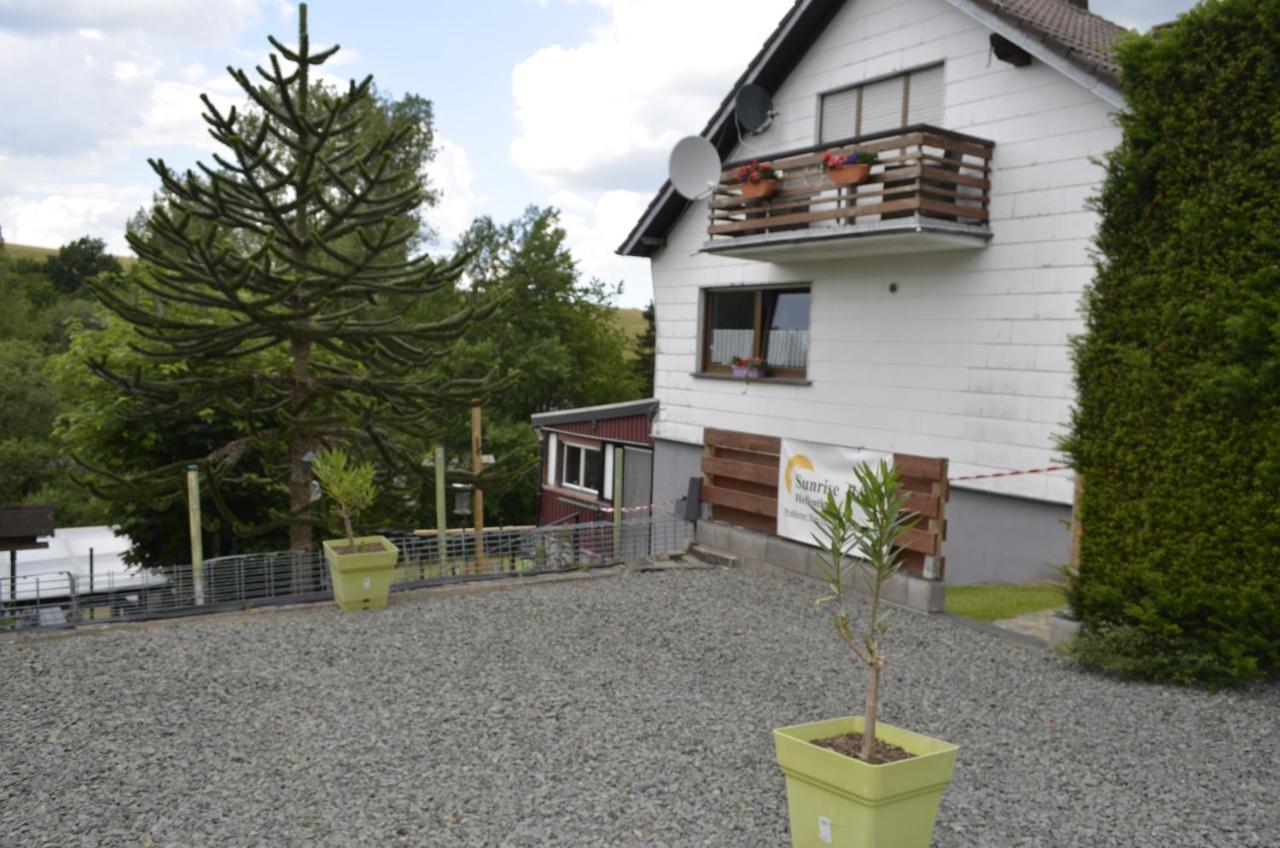 Sunrise B&B Hellenthal Bagian luar foto